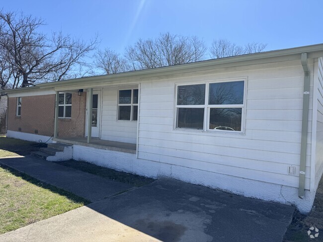 Building Photo - 809 Sandy Ct Rental