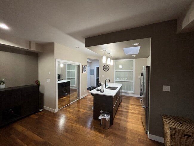 Photo - 1008 Tillicum Rd Unité 401