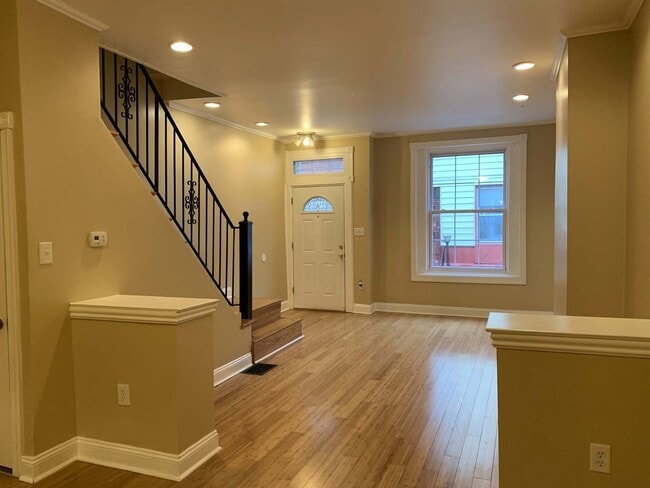 Photo - 1545 N Newkirk St