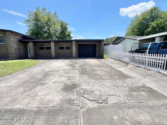 Photo - 6634 Kinlock Dr