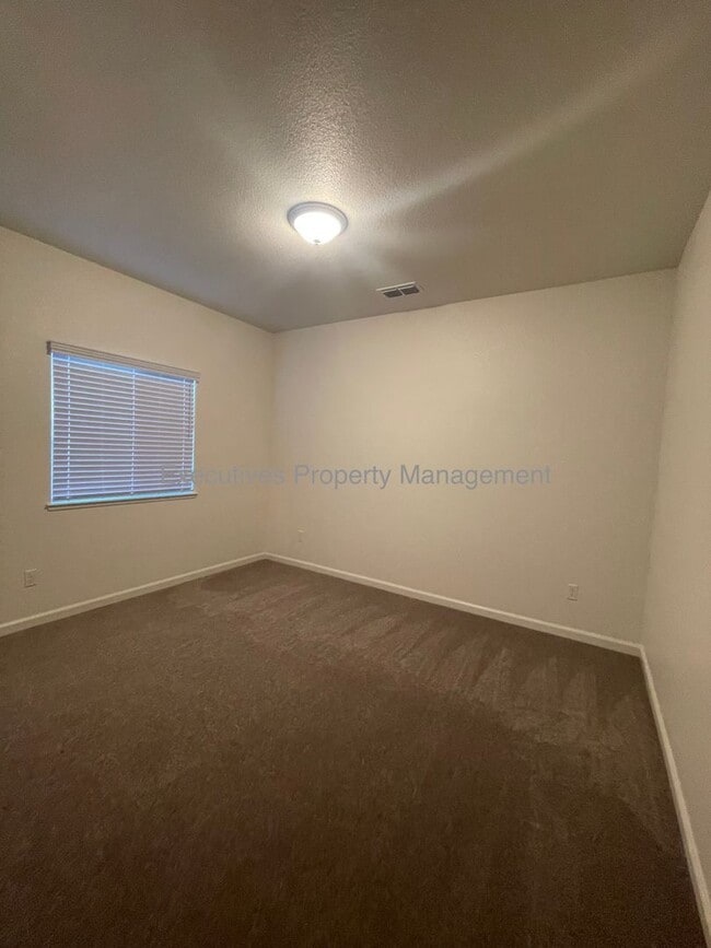 828 Sophie Ct