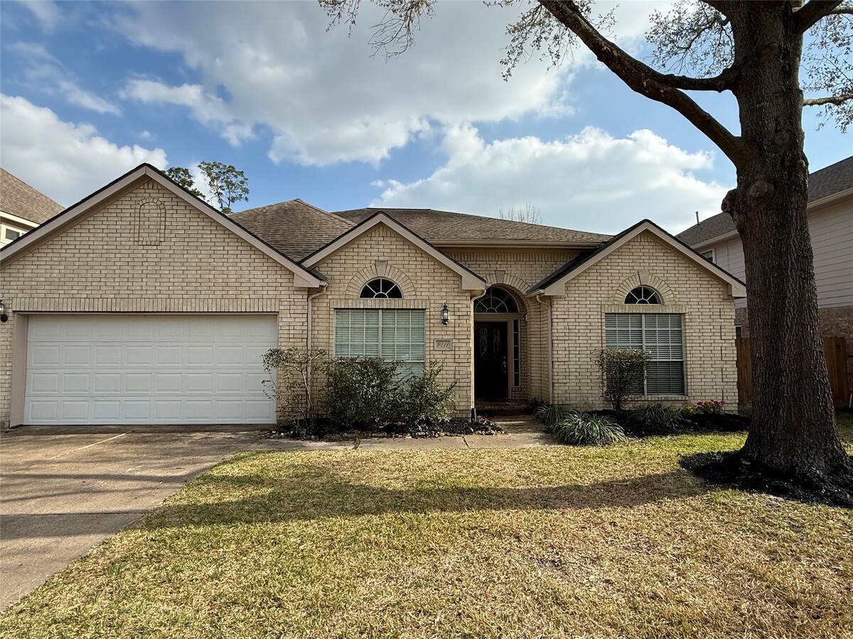 Photo - 9211 Memorial Hills Dr