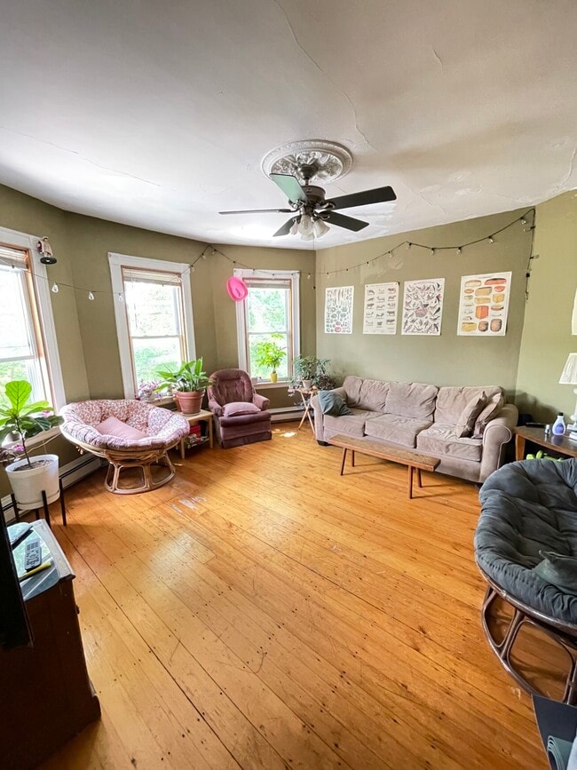Building Photo - 56 Calumet St Unit 3 Rental
