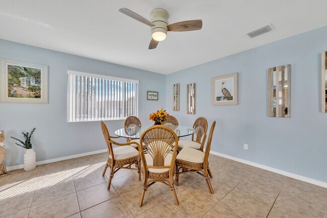 Photo - Annual Furnished spacious Villa close to Siesta Key! Unit 2401 Riverbluff Pkwy V240