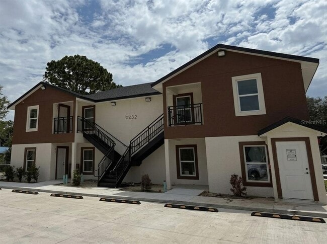 Building Photo - 2232 Florida Dr Unit 201