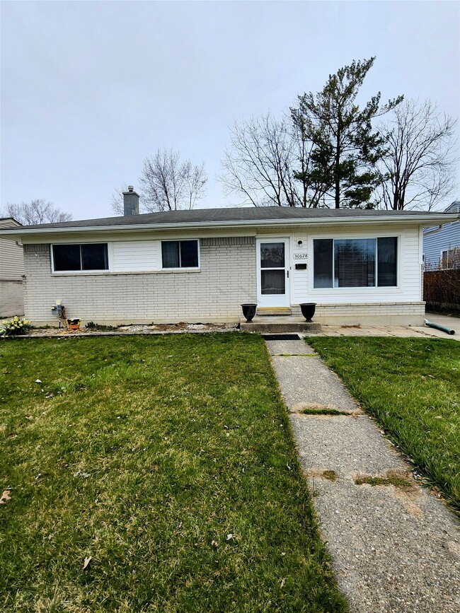 30628 Burlington Street, Westland, MI 4818... - 30628 Burlington Street, Westland, MI 4818... House