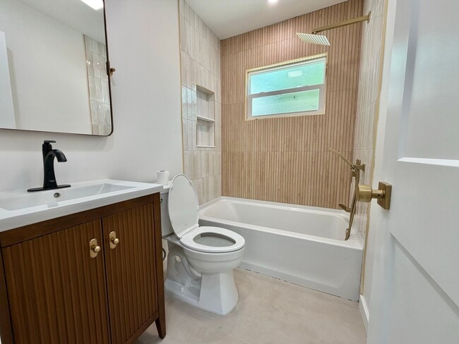 Photo - 2624 2nd St SW