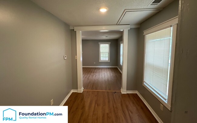 Photo - 2410 W Hollyford Rd