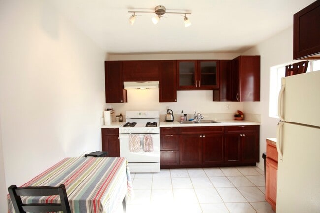 Photo - 641 Orme Ave