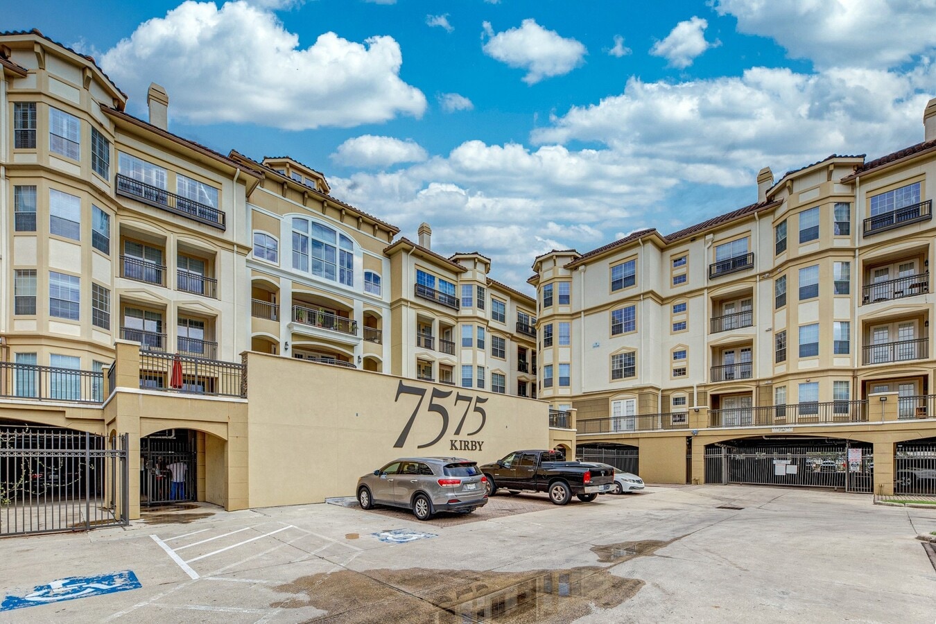 Photo - 7575 Kirby Dr Unit 2417