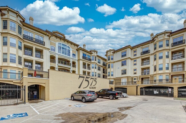 Building Photo - 7575 Kirby Dr Unit 2417