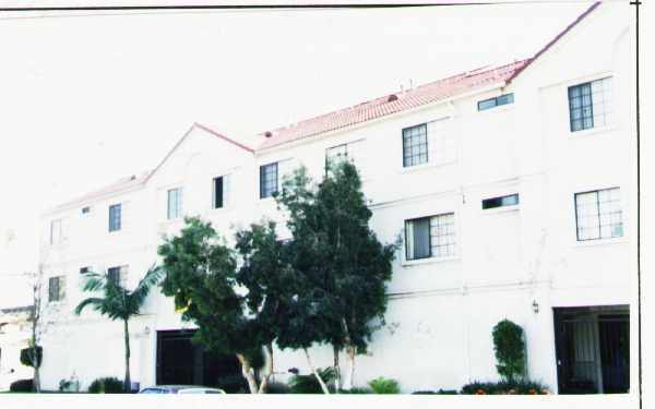 Photo - 13501 Yukon Ave Apartments