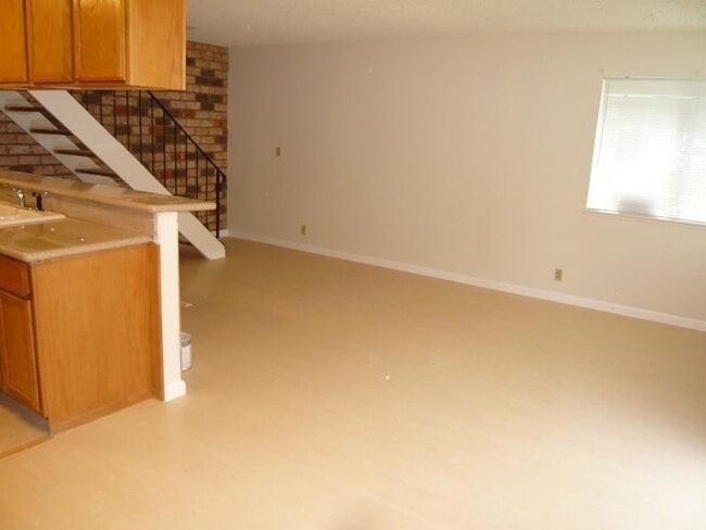 Photo - Walking distance to Union City Bart Station, Marina Food and Logan High