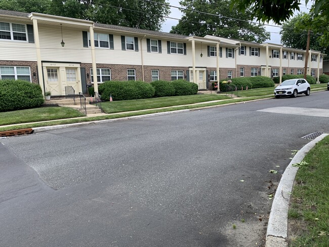 Dora Court