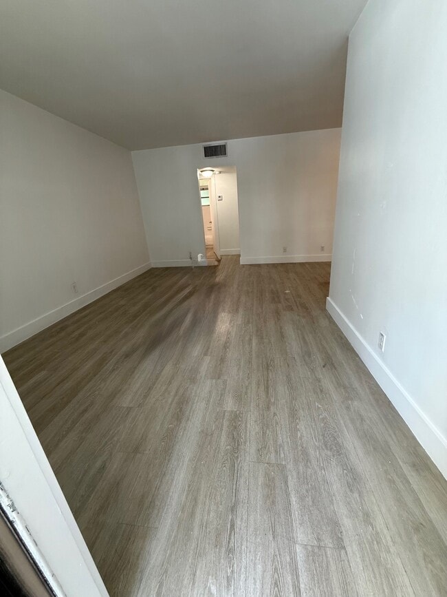 512 Bayshore Dr
