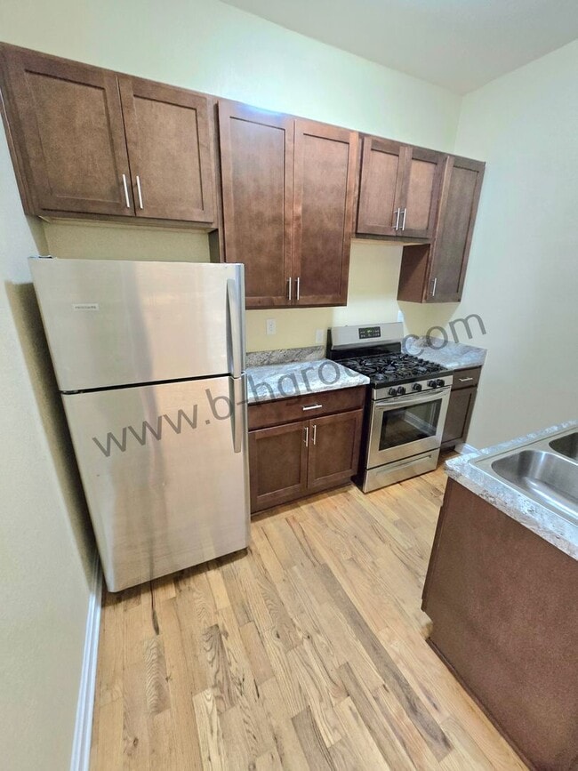 Building Photo - 5714 7th Ave Unit Apt 203