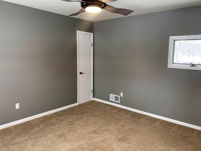 Photo - 930 Henry St