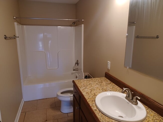 Photo - 128 Herman Ln Unidad A