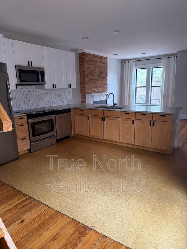 Photo - 43 1/2 E. Russell Street