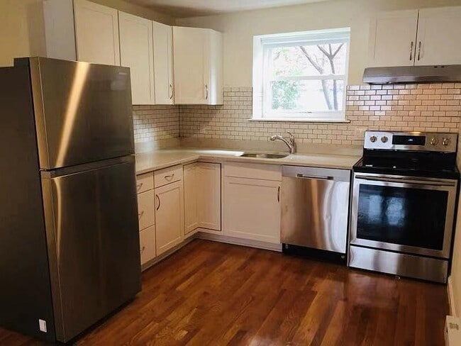 Photo - 104 Trowbridge St Unidad 4