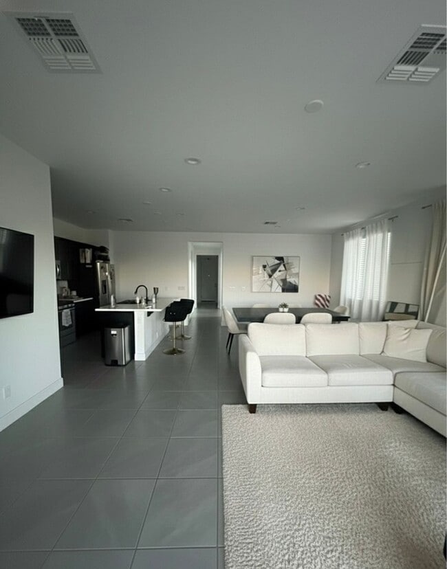 Photo - 2044 E Prairie Dog Dr