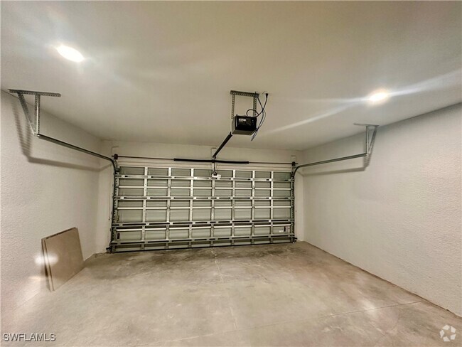 Building Photo - 2614 39th St SW Rental
