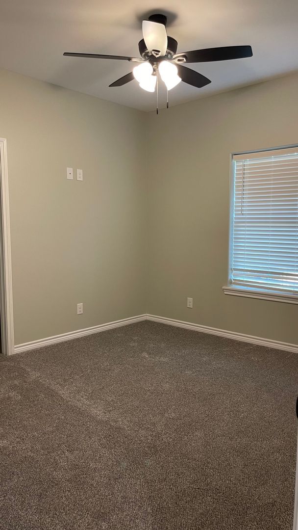 Photo - 3/3 Close to SFA