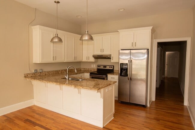 Photo - Luxury One Bedroom On College Avenue Unit D