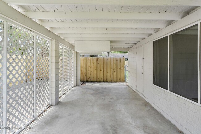 5236 River Forest Dr