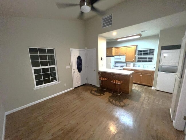 Photo - 61 Lambuth Ave