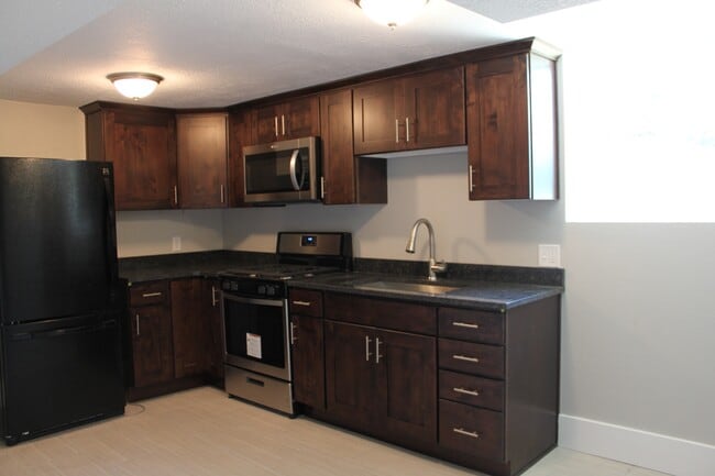 Building Photo - 429 W 2700 S Unit B