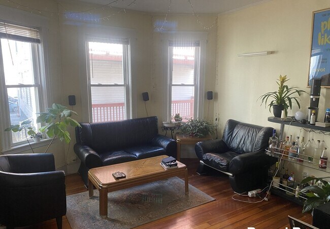 Photo - 2 Imrie Rd Apartment Unit 1