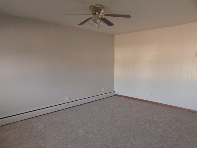 Photo - 3 BEDROOM | 1 BATH | SOUTH | DETACHED GARAGE