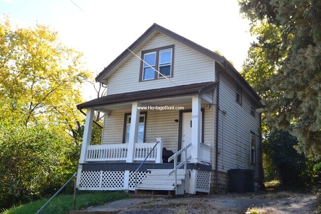 Building Photo - 2053 Bickel Ave Unit 2053 Bickel Ave