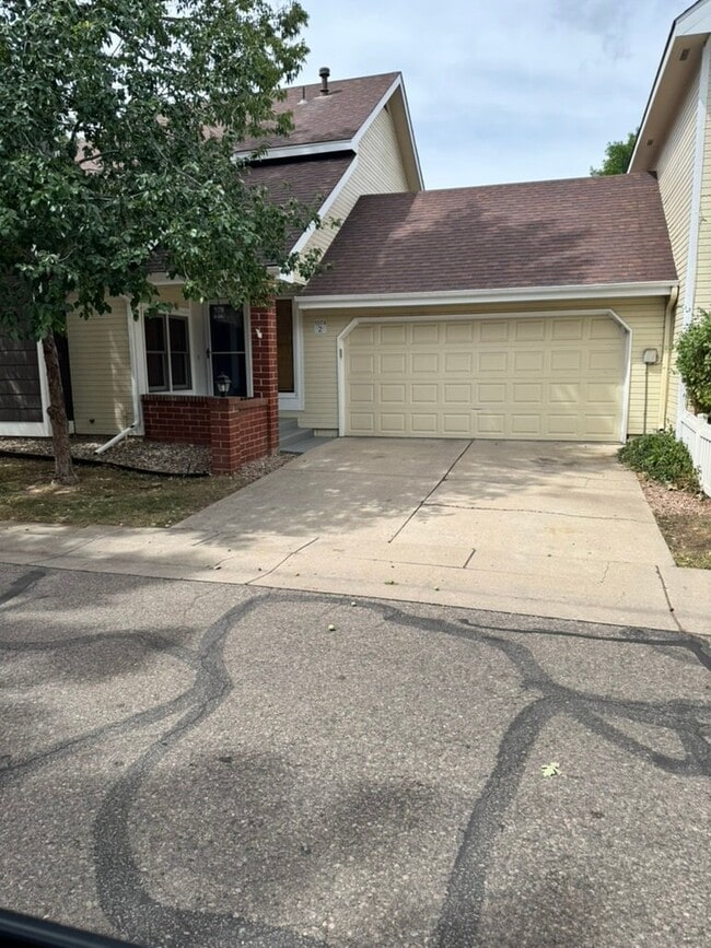 Photo - 1074 Cunningham Dr Unit 2