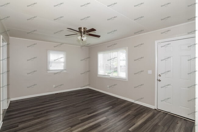 Photo - 1821 Catalpa Ave