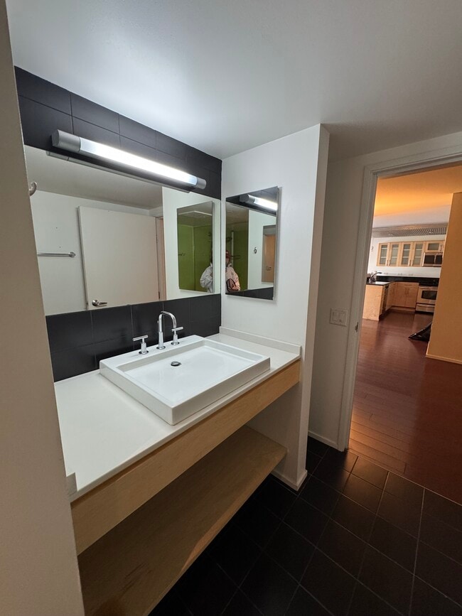 Bathroom - 255 N Sierra St Unit 609