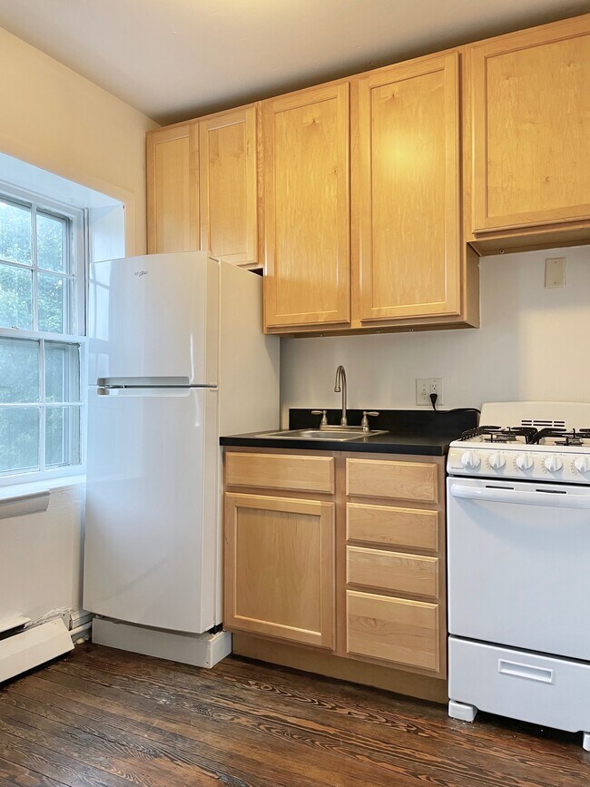 Studio kitchen - 610 E Capitol St NE