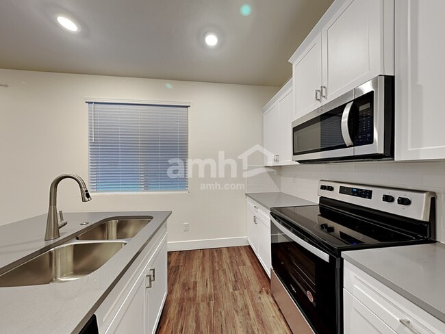 Photo - 1053 Woodsome Ave