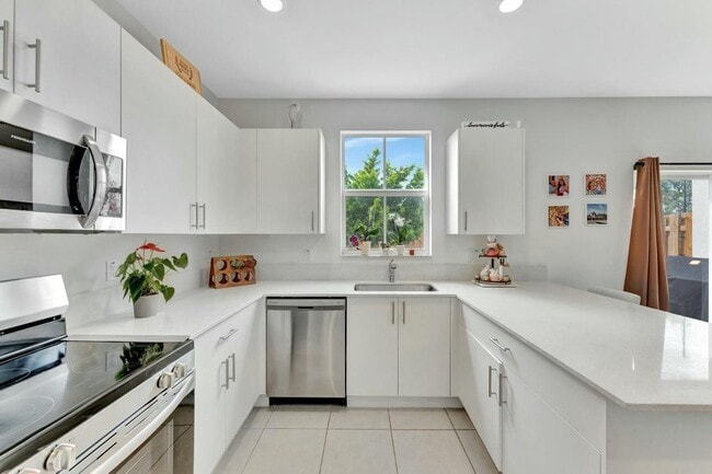 Building Photo - 11968 NW 46th St Rental