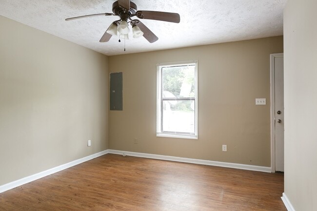 Photo - 1424 Tangora Ln