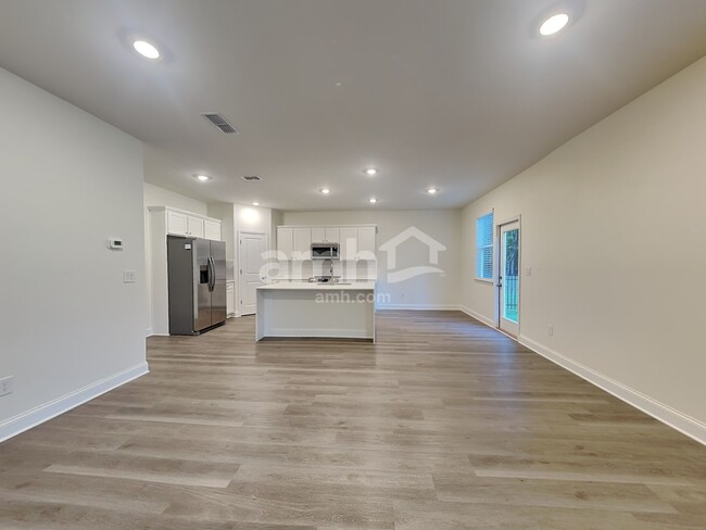 Photo - 870 Jubilation St