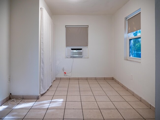 Photo - 570 SW 72nd Ct