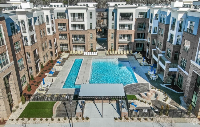 Building Photo - Carraway Village