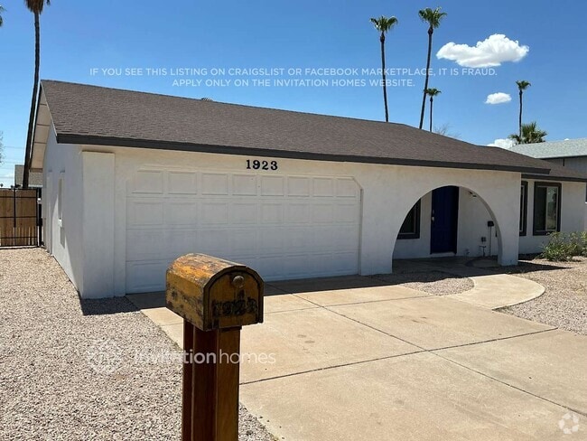 Building Photo - 1923 W Portobello Ave Rental