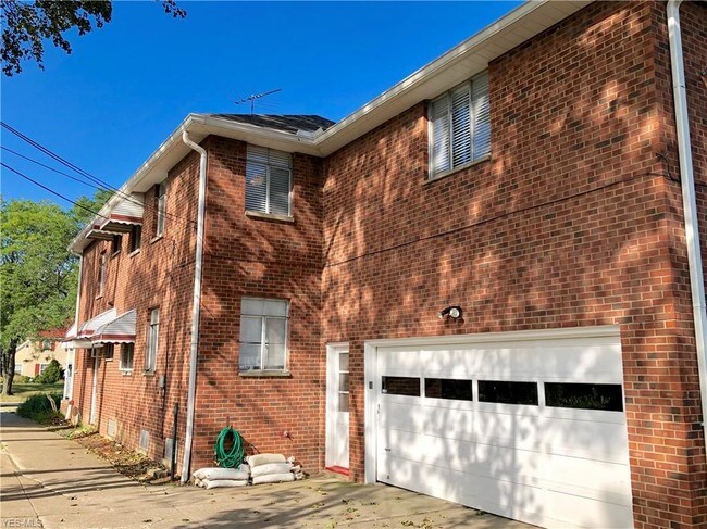 Photo - 11509 Lake Ave Unit Up