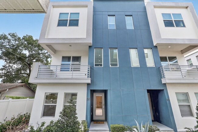 105 W Grant St
