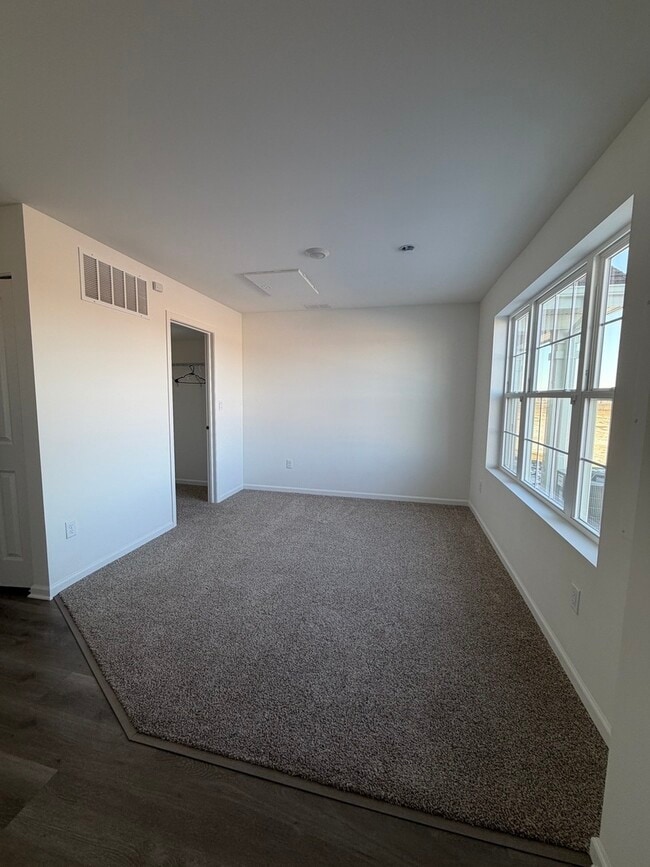 Photo - 1558 Sequoia Wy