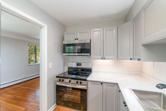 Photo - 3519 Linwood Ave Unidad 4