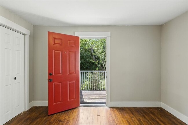 Photo - 3303 Dalton St